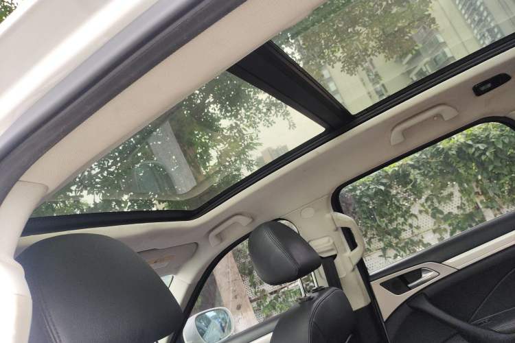 Used Haval H7 2017 Red-Label H7 2.0T Automatic Luxury Model Headliner