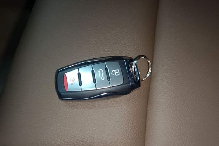 Used Haval H7 2017 Red-Label H7L 2.0T Automatic Prestige Model Interior 1