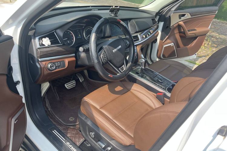 Used Haval H7 2017 Red-Label H7L 2.0T Automatic Luxury Model Interior 2