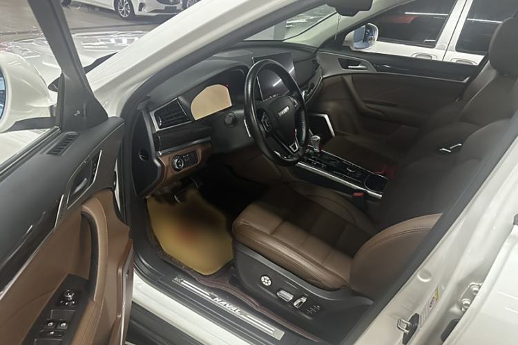 Used Haval H7 2017 Red-Label H7L 2.0T Automatic Prestige Model Interior 3