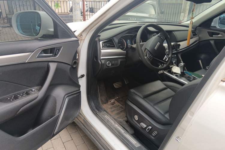 Used Haval H7 2017 Red-Label H7 2.0T Automatic Luxury Model Interior 3