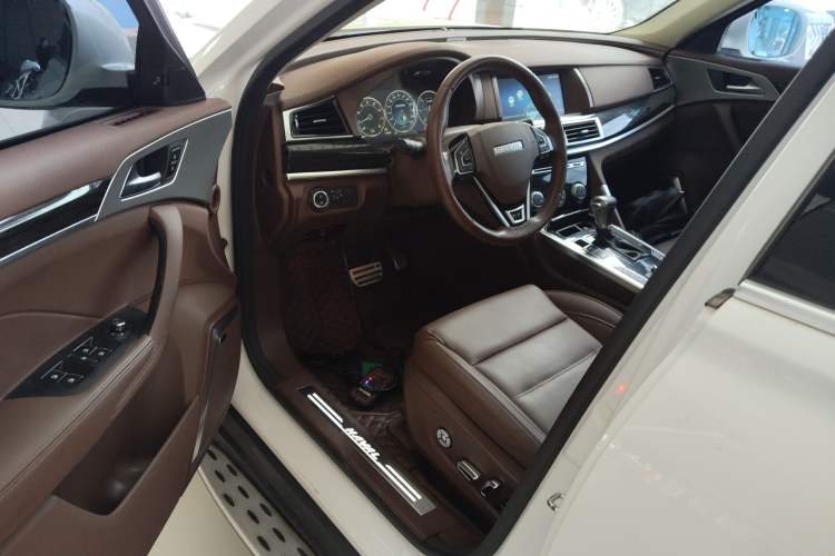 Used Haval H7 2017 Red-Label H7 2.0T Automatic Prestige Model Interior 3