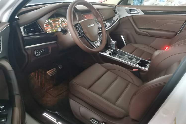 Used Haval H7 2017 Blue Label H7L 2.0T Automatic Prestige Model Interior 4