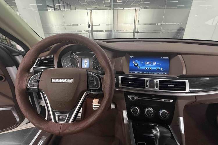 Used Haval H7 2017 Blue-Label H7L 2.0T Automatic Luxury Model Interior 9
