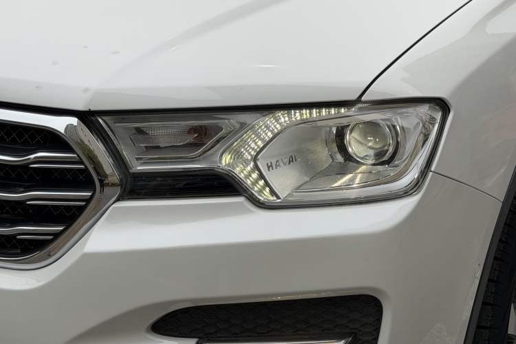 Used Haval H7 2017 Blue Label H7L 2.0T Automatic Prestige Model Left Front Headlight