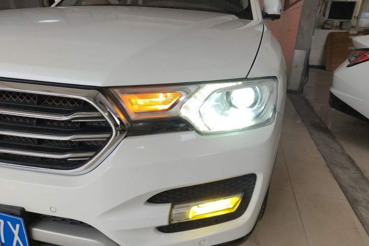 Used Haval H7 2017 Blue-Label H7L 2.0T Automatic Luxury Model Left Front Headlight