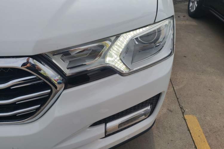 Used Haval H7 2017 Blue-Label H7L 2.0T Automatic Luxury Model Left Front Headlight
