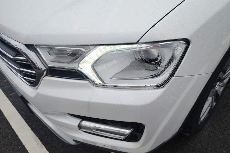 Used Haval H7 2017 Blue-Label H7L 2.0T Automatic Luxury Model Left Front Headlight
