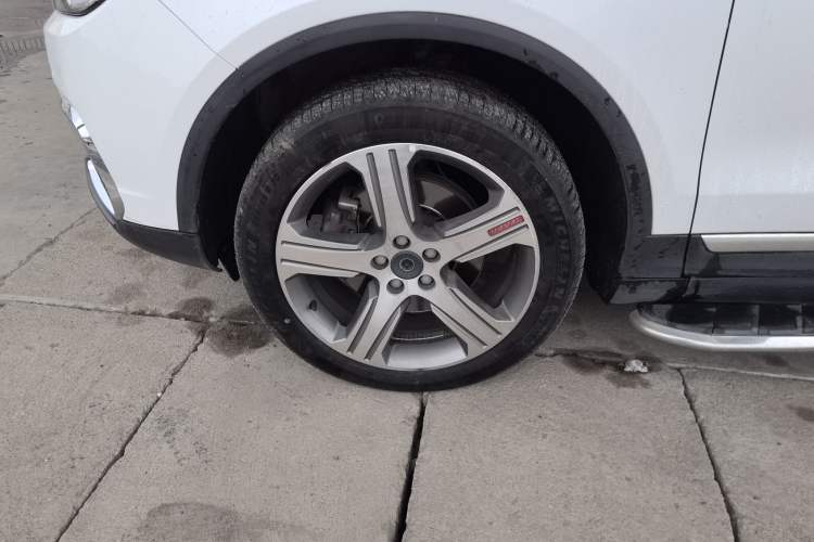 Used Haval H7 2017 Red-Label H7 2.0T Automatic Prestige Model Left Front Wheel Hub