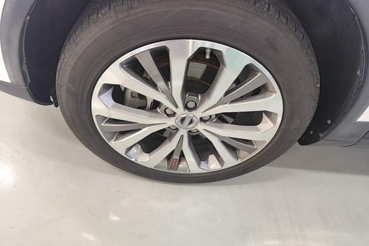 Used Haval H7 2017 Red-Label H7L 2.0T Automatic Prestige Model Left Front Wheel Hub