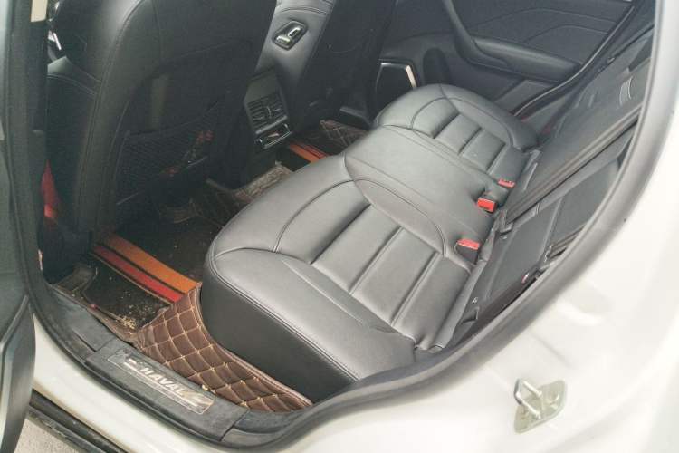 Used Haval H7 2017 Red-Label H7 2.0T Automatic Prestige Model Left Rear Seat