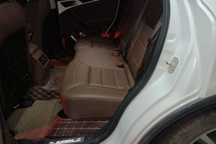 Used Haval H7 2017 Red-Label H7 2.0T Automatic Luxury Model Left Rear Seat