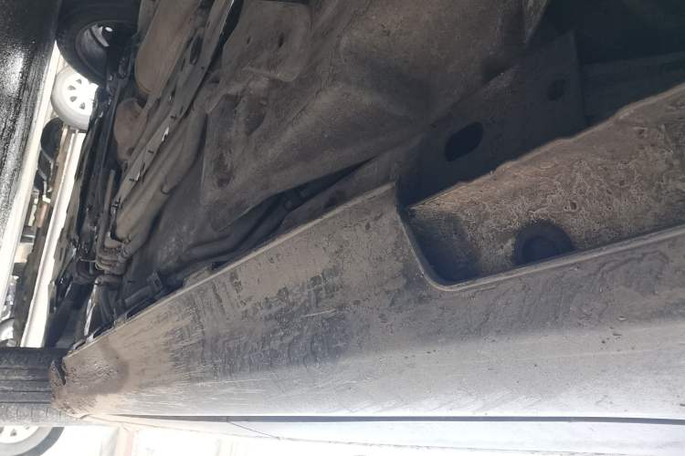 Used Haval H7 2017 Blue-Label H7L 2.0T Automatic Luxury Model Left Side Sill