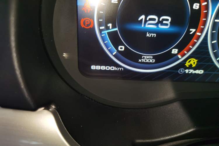 Used Haval H7 2017 Blue Label H7L 2.0T Automatic Prestige Model Odometer Close Up