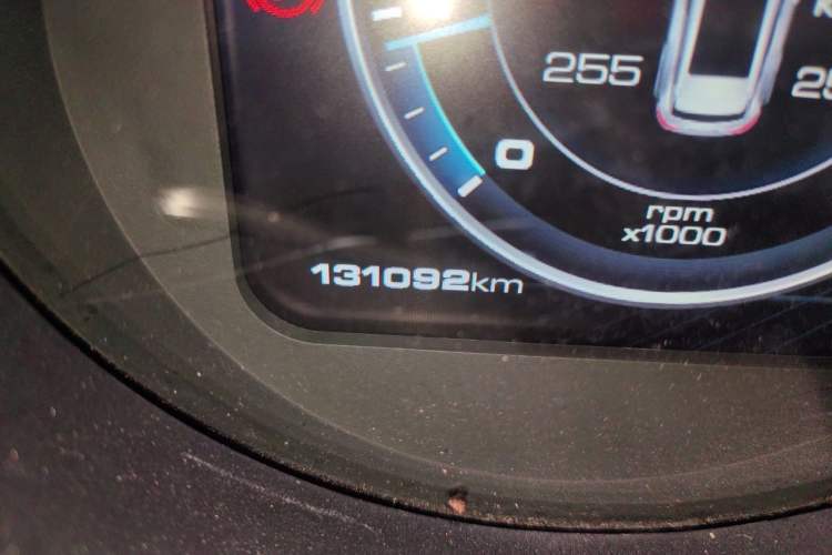 Used Haval H7 2017 Red-Label H7 2.0T Automatic Prestige Model Odometer Close Up