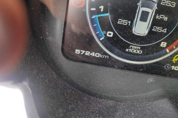 Used Haval H7 2017 Red-Label H7L 2.0T Automatic Prestige Model Odometer Close Up