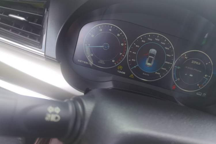 Used Haval H7 2017 Red-Label H7 2.0T Automatic Prestige Model Odometer Close Up
