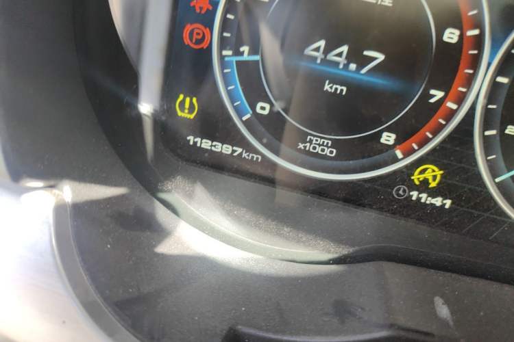 Used Haval H7 2017 Red-Label H7 2.0T Automatic Prestige Model Odometer Close Up