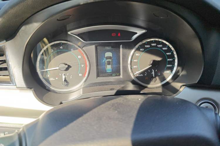 Used Haval H7 2017 Blue-Label H7L 2.0T Automatic Luxury Model Odometer Close Up