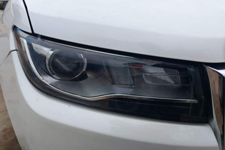 Used Haval H7 2017 Red-Label H7 2.0T Automatic Luxury Model Right Front Headlight