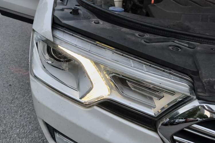 Used Haval H7 2017 Blue Label H7L 2.0T Automatic Prestige Model Right Front Headlight