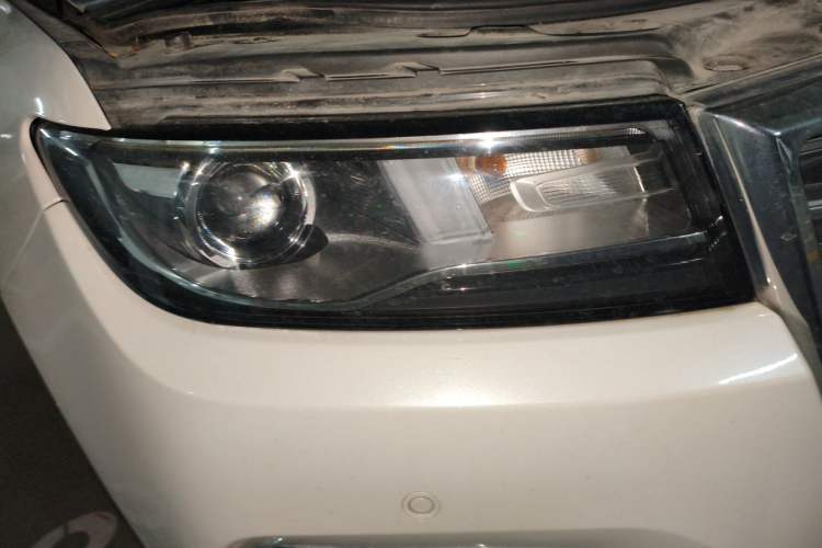 Used Haval H7 2017 Red-Label H7 2.0T Automatic Prestige Model Right Front Headlight