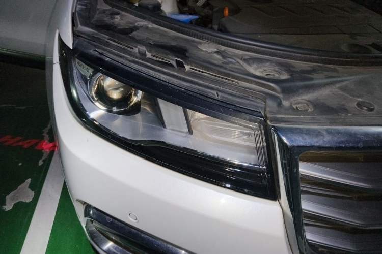 Used Haval H7 2017 Red-Label H7 2.0T Automatic Prestige Model Right Front Headlight