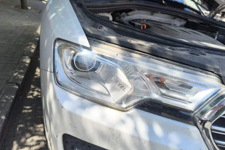 Used Haval H7 2017 Blue-Label H7L 2.0T Automatic Luxury Model Right Front Headlight