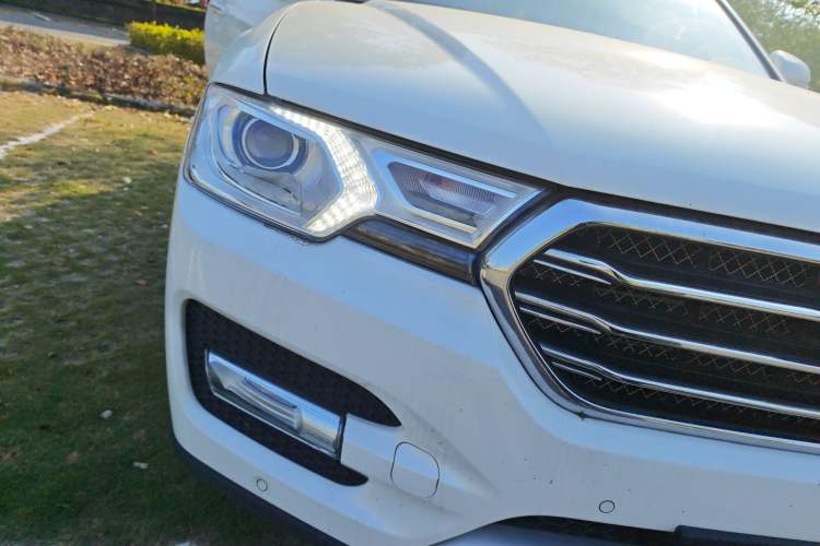 Used Haval H7 2017 Blue-Label H7L 2.0T Automatic Luxury Model Right Front Headlight