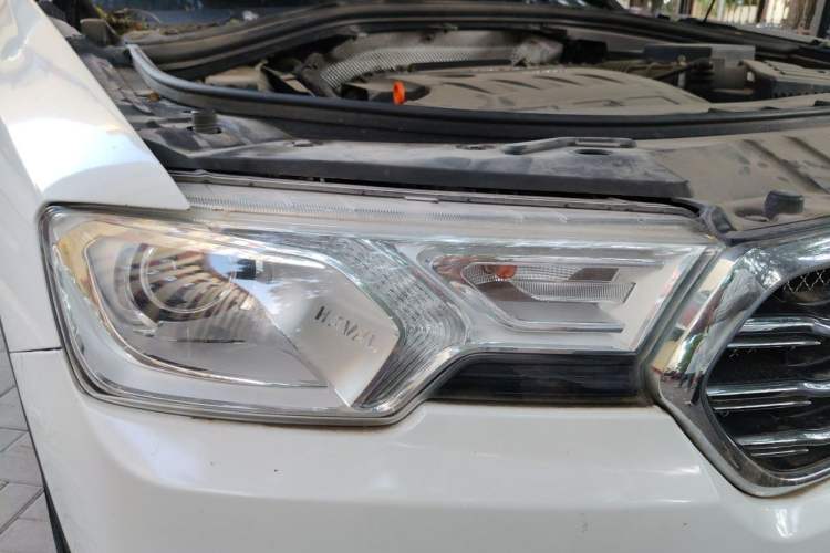 Used Haval H7 2017 Blue-Label H7L 2.0T Automatic Luxury Model Right Front Headlight