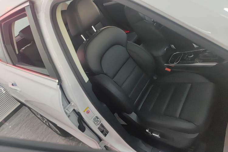 Used Haval H7 2017 Red-Label H7L 2.0T Automatic Luxury Model Right Front Seat