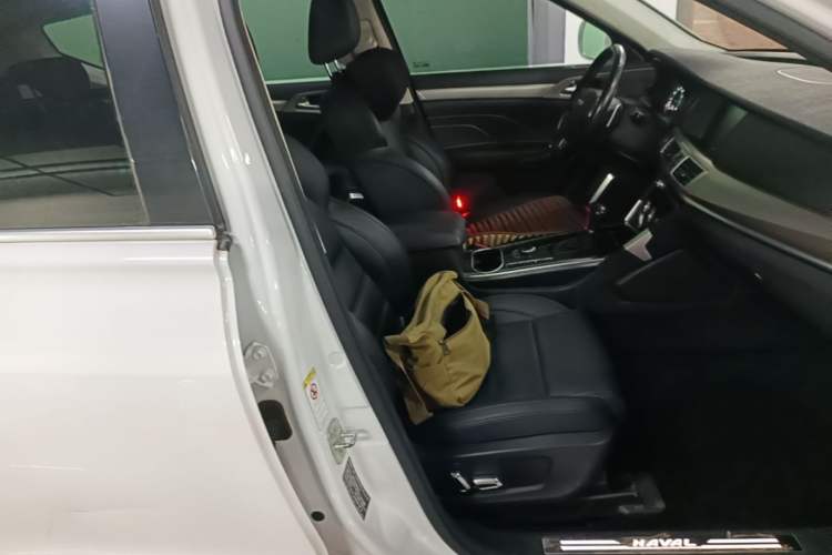 Used Haval H7 2017 Red-Label H7 2.0T Automatic Luxury Model Right Front Seat