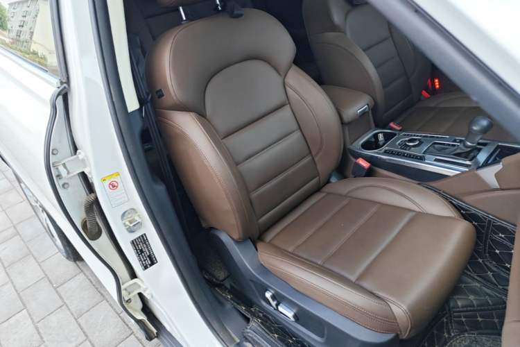 Used Haval H7 2017 Red-Label H7 2.0T Automatic Prestige Model Right Front Seat