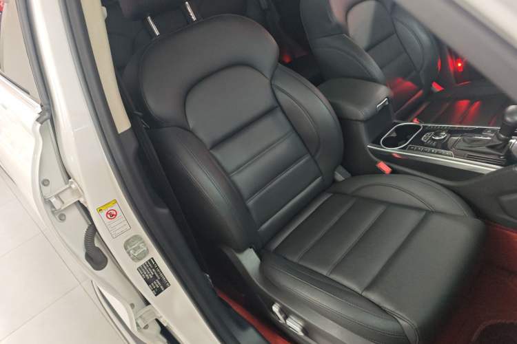 Used Haval H7 2017 Red-Label H7L 2.0T Automatic Luxury Model Right Front Seat