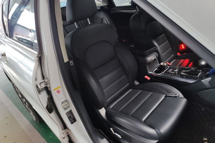 Used Haval H7 2017 Red-Label H7 2.0T Automatic Luxury Model Right Front Seat