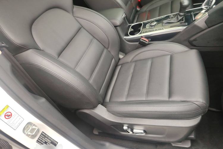 Used Haval H7 2017 Blue-Label H7L 2.0T Automatic Luxury Model Right Front Seat