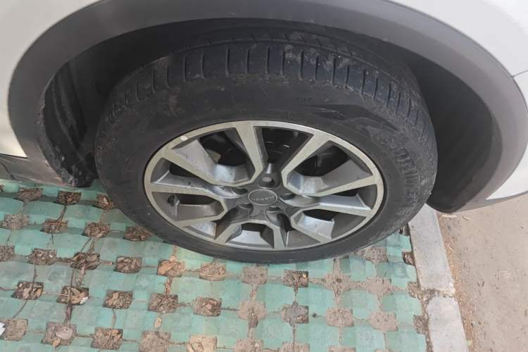 Used Haval H7 2017 Red-Label H7 2.0T Automatic Luxury Model Right Front Wheel Hub