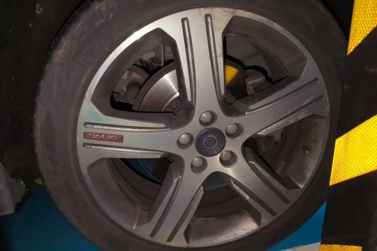 Used Haval H7 2017 Red-Label H7 2.0T Automatic Prestige Model Right Front Wheel Hub
