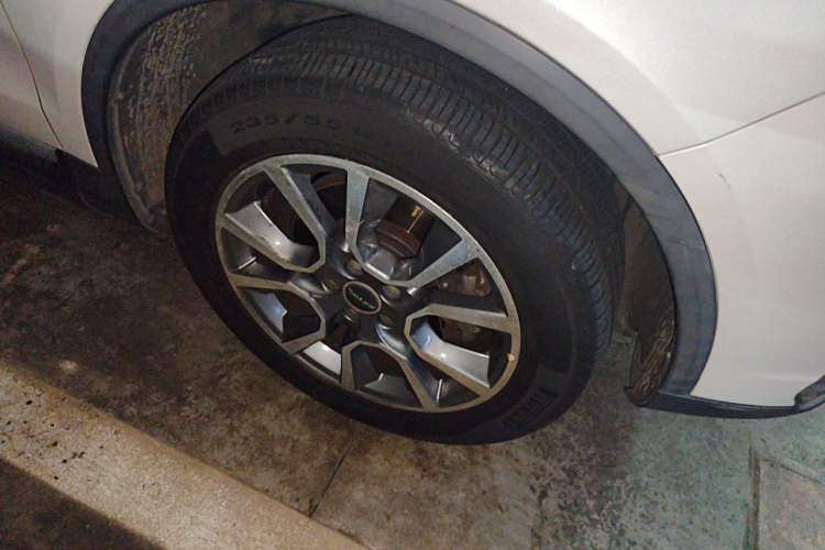Used Haval H7 2017 Red-Label H7 2.0T Automatic Prestige Model Right Front Wheel Hub