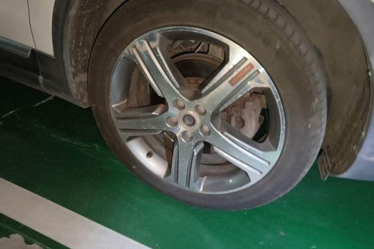 Used Haval H7 2017 Red-Label H7 2.0T Automatic Prestige Model Right Front Wheel Hub