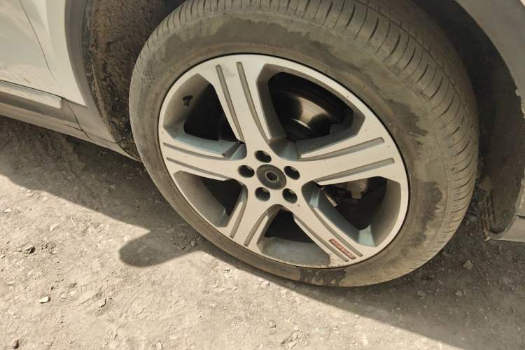 Used Haval H7 2017 Red-Label H7 2.0T Automatic Prestige Model Right Front Wheel Hub