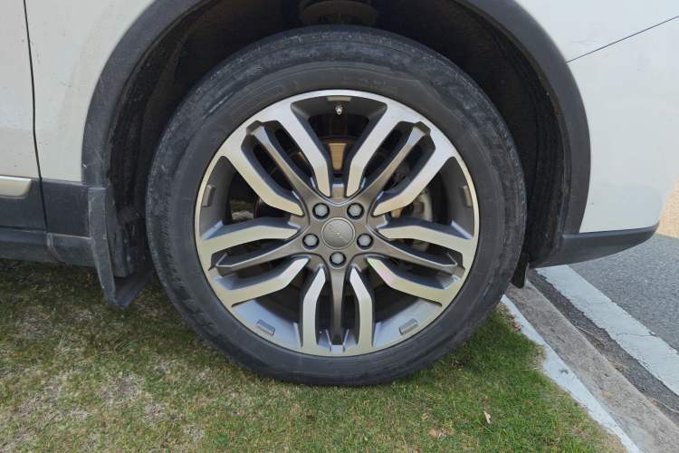 Used Haval H7 2017 Blue-Label H7L 2.0T Automatic Luxury Model Right Front Wheel Hub