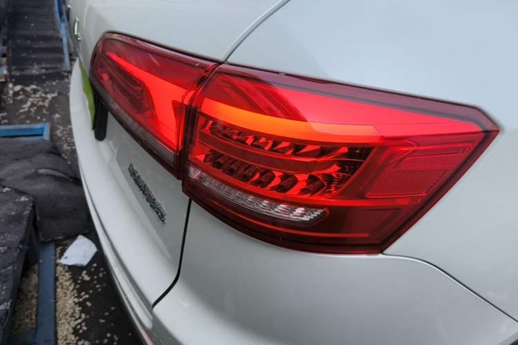 Used Haval H7 2017 Red-Label H7 2.0T Automatic Luxury Model Right Rear Taillight
