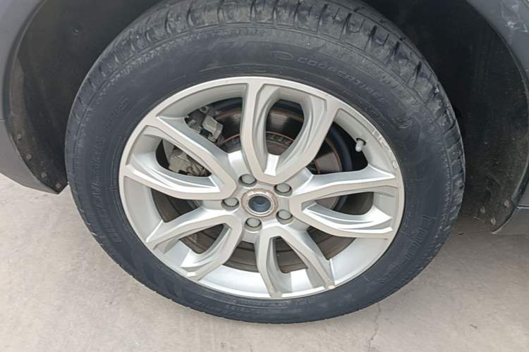 Used Haval H7 2017 Red-Label H7 2.0T Automatic Luxury Model Right Rear Wheel Hub