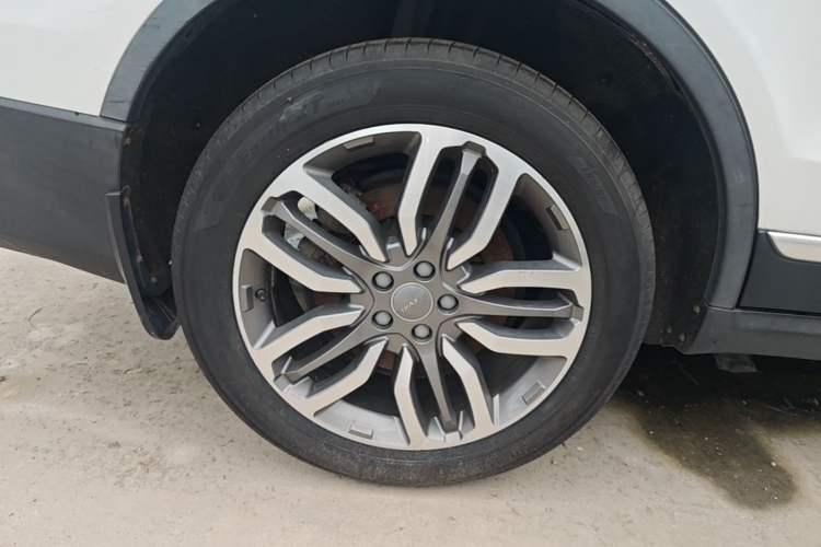 Used Haval H7 2017 Blue-Label H7L 2.0T Automatic Luxury Model Right Rear Wheel Hub