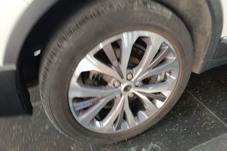 Used Haval H7 2017 Blue-Label H7L 2.0T Automatic Luxury Model Right Rear Wheel Hub