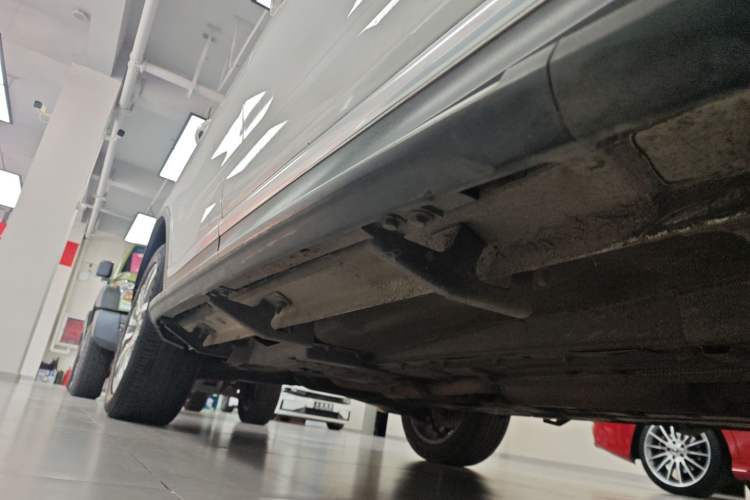 Used Haval H7 2017 Red-Label H7L 2.0T Automatic Luxury Model Right Side Sill