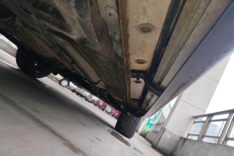 Used Haval H7 2017 Blue Label H7L 2.0T Automatic Prestige Model Right Side Sill