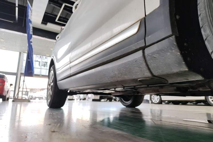 Used Haval H7 2017 Red-Label H7 2.0T Automatic Luxury Model Right Side Sill