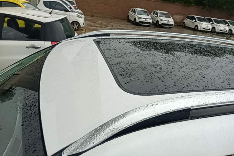 Used Haval H7 2017 Red-Label H7 2.0T Automatic Prestige Model Roof